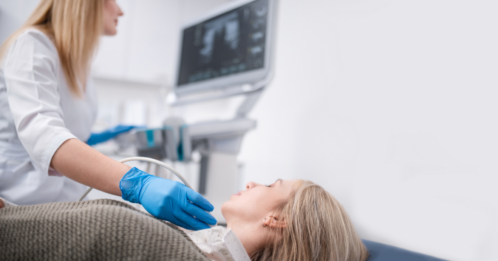 thyroid symptoms in female